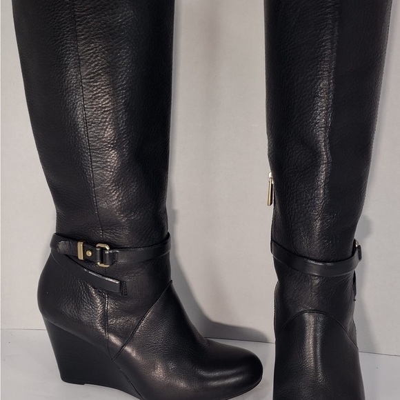 Coach Black Over the Knee Boots  size  7.5 pre
Owned Exellent condition - Picture 2 of 11